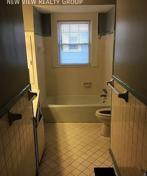 1025 Ambassador St — Photo 8