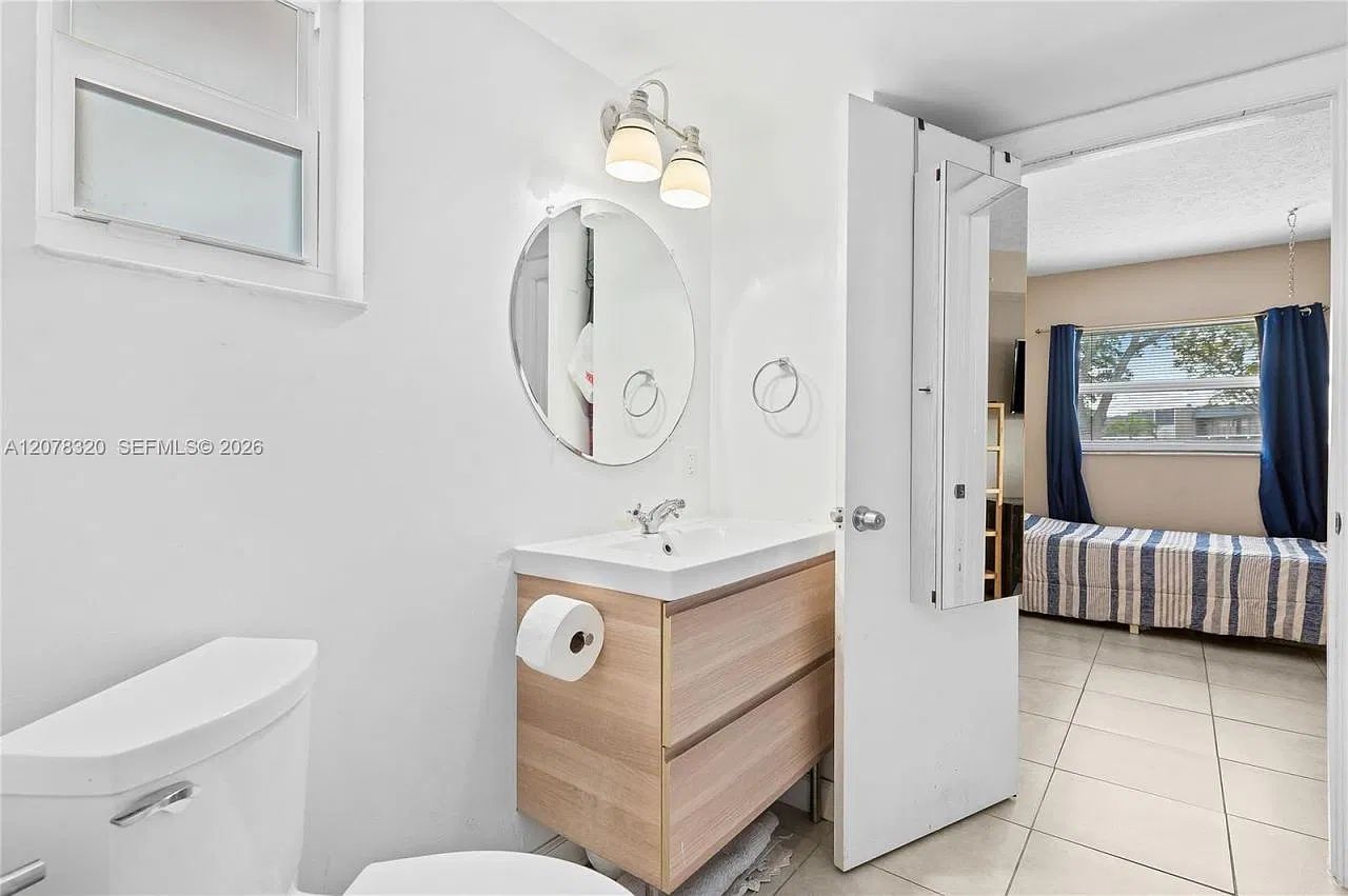 2 bed, 2.0 bath, 1078 sqft, $2,200 — Photo 4