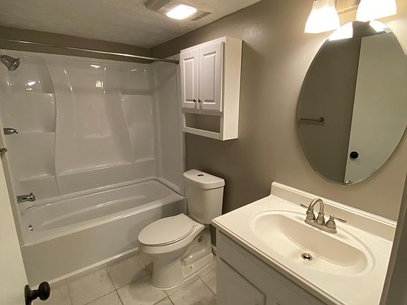 5th image of 7050 Carriage Hill Dr APT 101