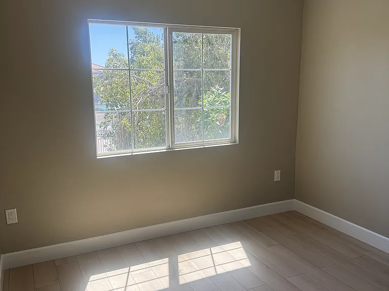 10323 Mint Leaves St — Photo 16
