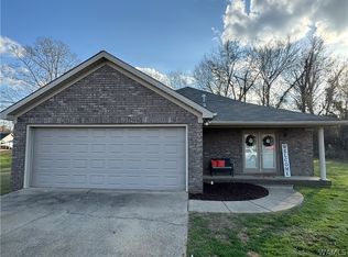 1221 Jamestown Cir, Moundville, AL 35474