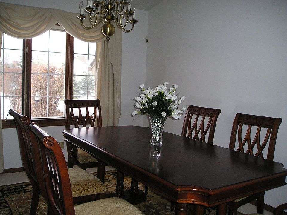 Formal dinning room