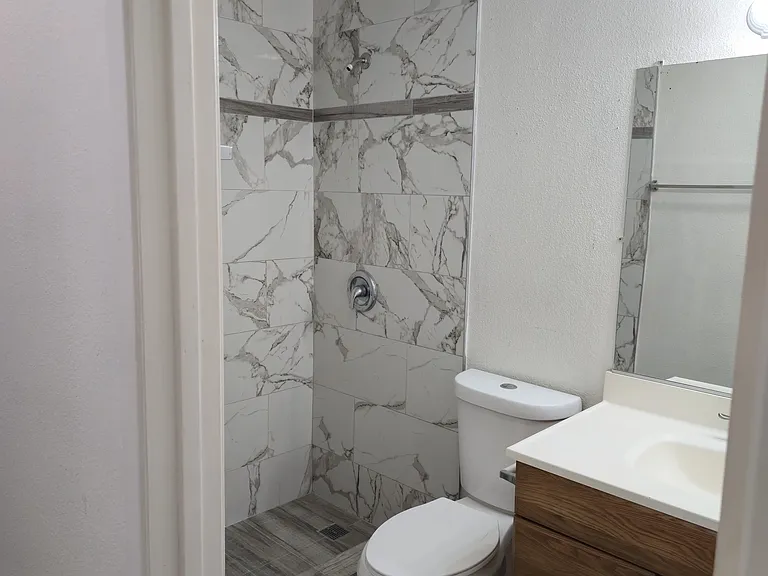 349 S Ashford Ave — Photo 23