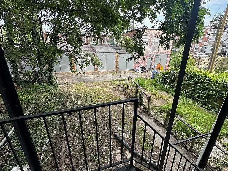 3205 Harwell Ave — Photo 5