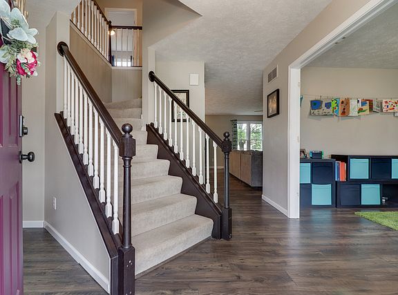 3rd image of 3308 Stonebridge Dr