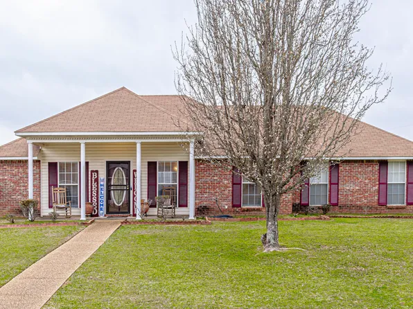 1123 Bullrun Dr, Jackson, MS 39272
