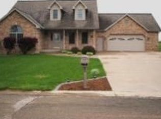 1057 E Morine Dr, Hennepin, IL 61327