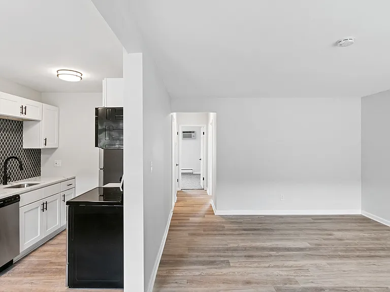 The Park on 13 Apartments - Royal Oak, MI — Photo 9