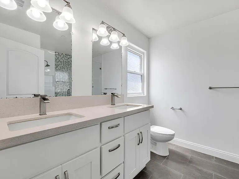 2882 W 14th St — Photo 19