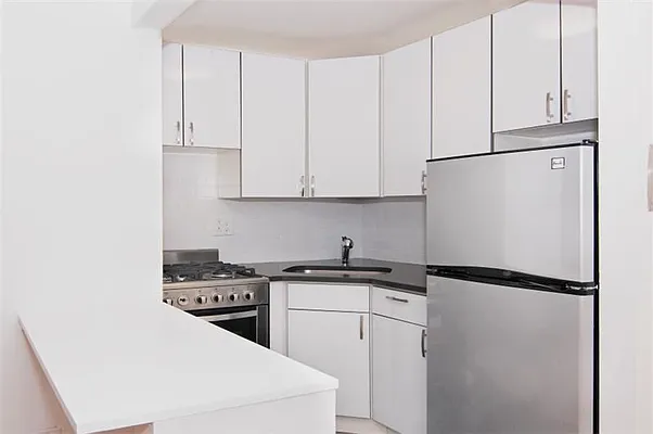 Rented by Buchbinder & Warren | media 14