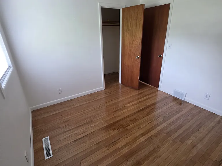 212 Brady Ln #B — Photo 2