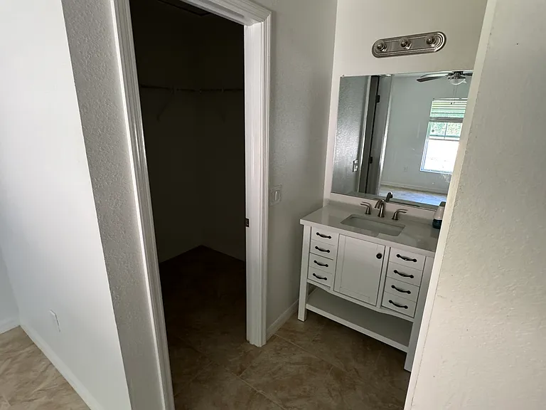 1447 NW 52nd Ave — Photo 3