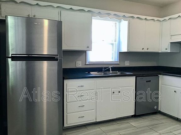 5th image of 8422 Travis Ln