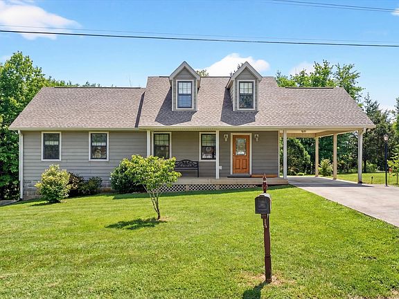 2nd image of 104 Oak Crest Dr