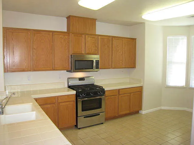 1114 Villaggio Cir — Photo 9