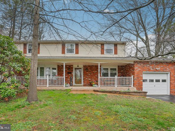850 N Pennsylvania Ave, Morrisville, PA 19067