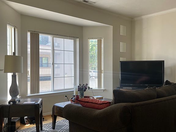 5th image of 379 E 600 S APT 8