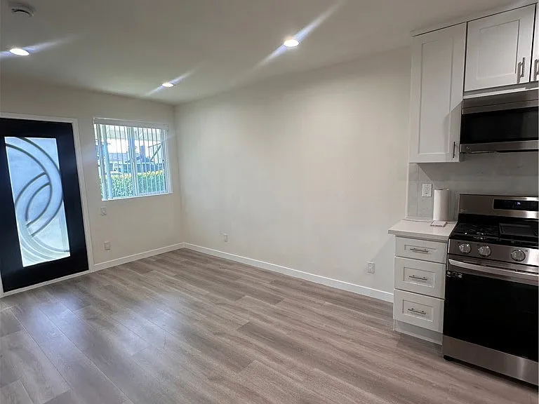 19115 Ludlow St — Photo 6