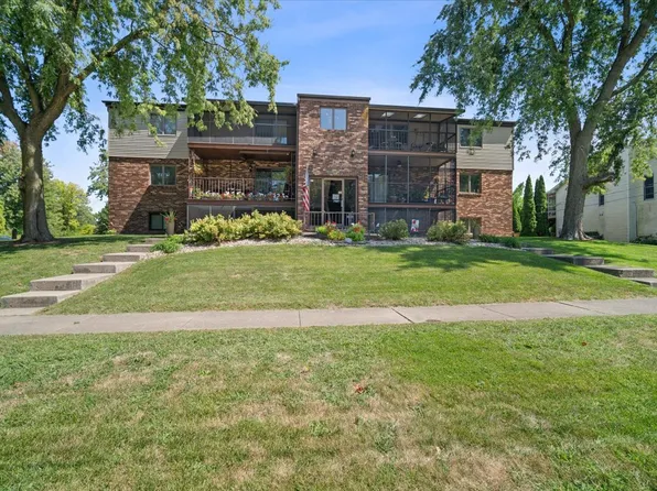 824 McGregor St APT 4, Bloomington, IL 61701