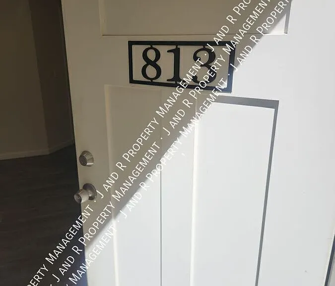 813 V St — Photo 14