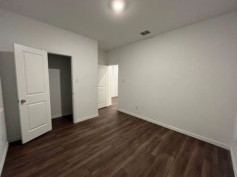 5628 Elwood Dr — Photo 16