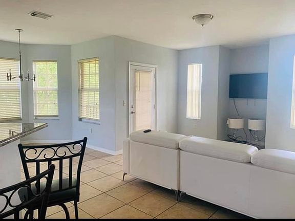 2nd image of 142 SW Peacock Blvd APT 202