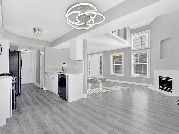 4th image of 16114 Creekmont Ct