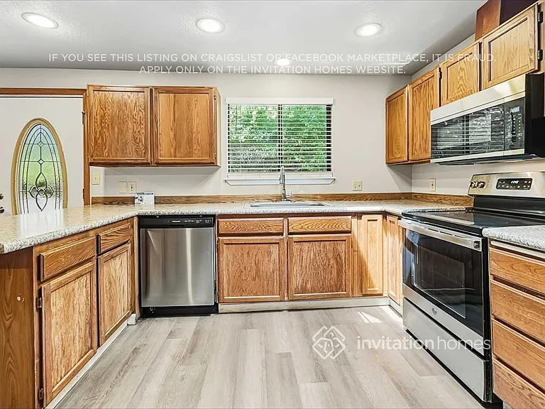 3308 Saint Andrews Ct NE — Photo 9