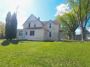 325 E Court St, Belle Plaine, MN 56011