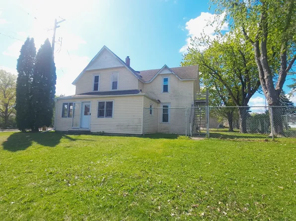 325 E Court St, Belle Plaine, MN 56011