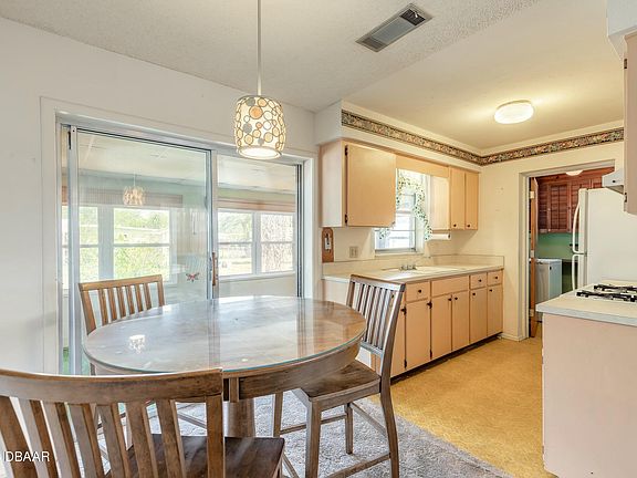 3rd image of 709 Jane Ave