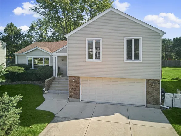 219 Lynbrook Dr, Bloomingdale, IL 60108