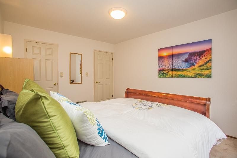 1st image of 720 Delano Ave