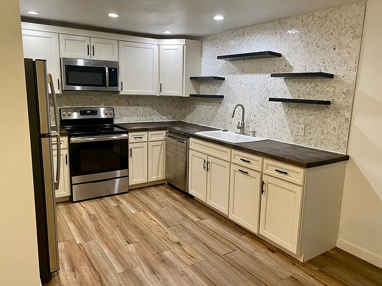 1842 Canyon Blvd #105 — Photo 1