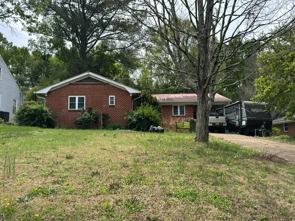 373 Pinehurst Dr, Talladega, AL 35160