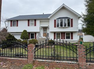93 Morgan St, Randolph, MA 02368