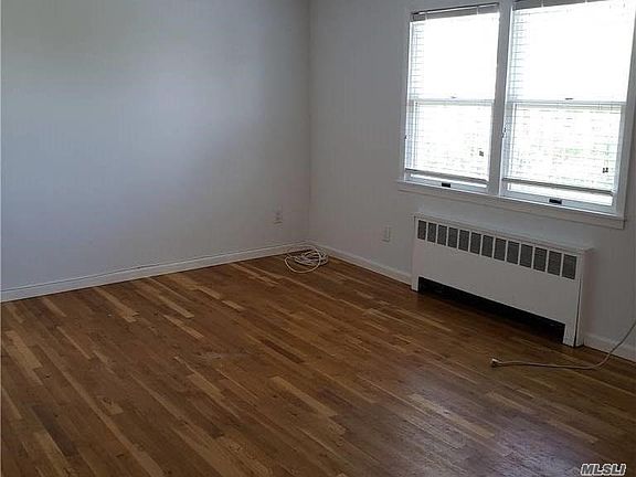 5th image of 544 Cedarwood Dr