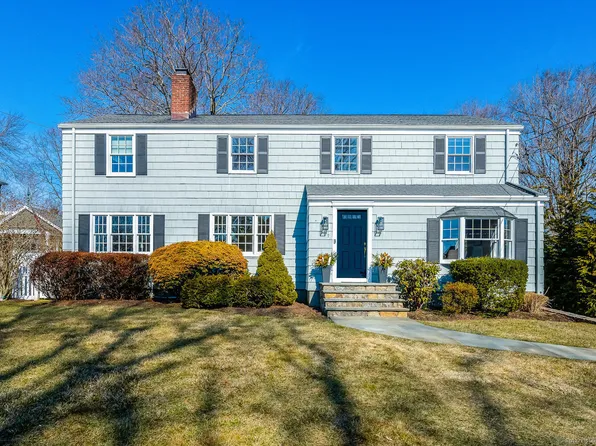 7 Clock Avenue, Darien, CT 06820