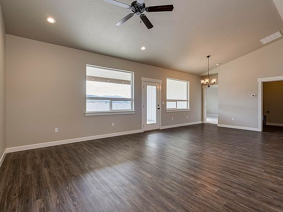 4th image of 203 N Figwood Ct