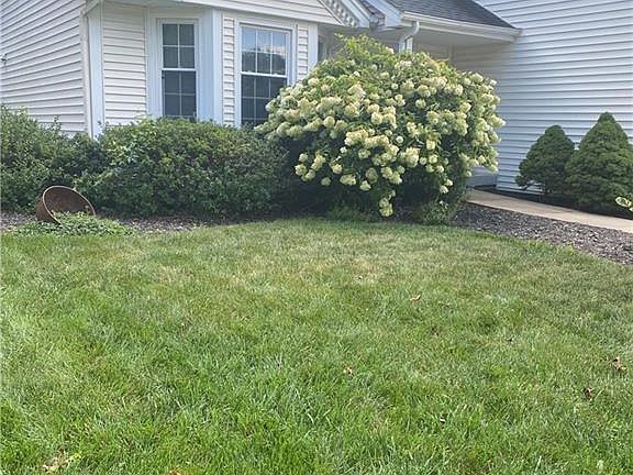 2nd image of 1621 Welleslay Ln