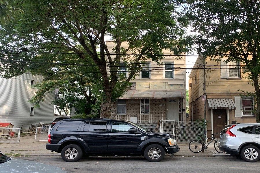 1st image of 10823 52nd Ave