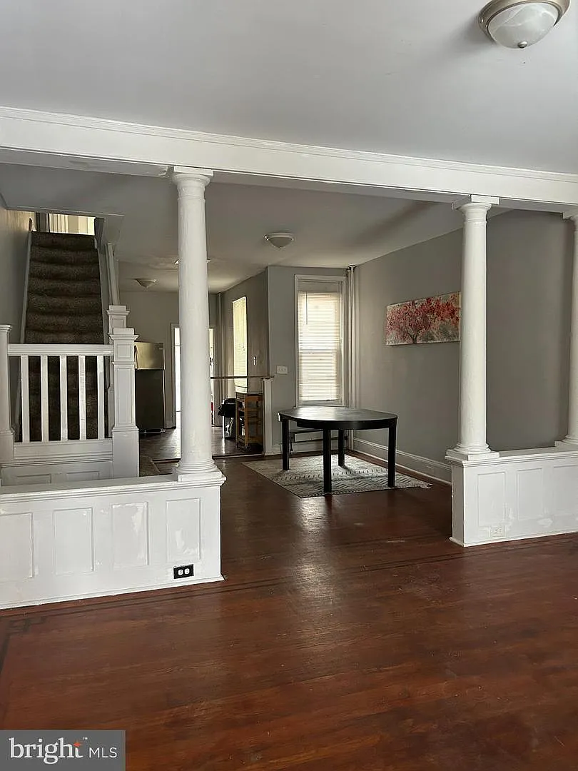 6102 Cedar Ave photo 1
