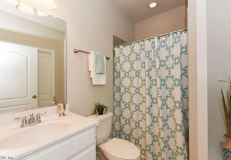 1005 Beachstone Quay — Photo 15