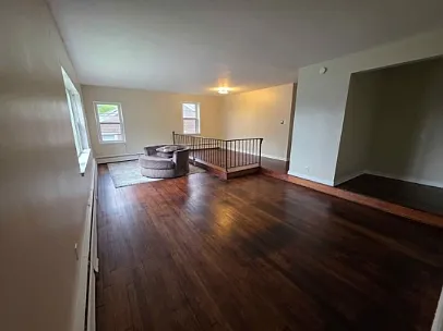 Building Photo - 123 Moorehead St #2