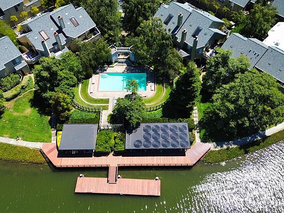 4th image of 1054 Shoreline Dr