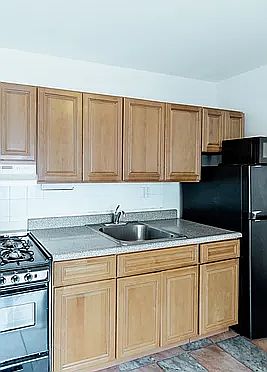 3rd image of 115 Lexington Ave APT 3B