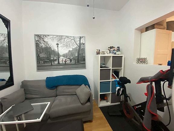 5th image of 232 E 77th St #2