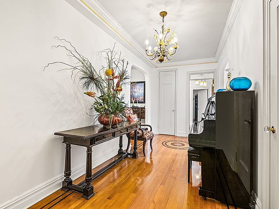 3rd image of 41 Eastern Pkwy APT 3A