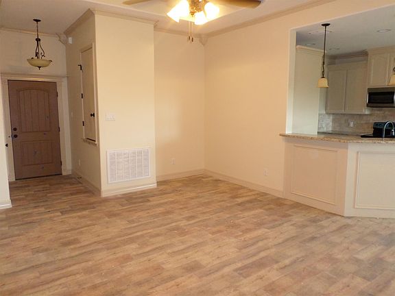 3rd image of 3122 Cowboys Ct