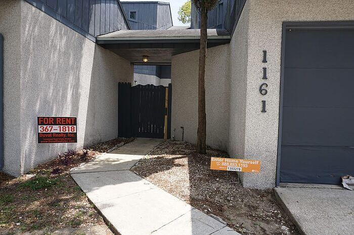 1st image of 1161 Romaine Cir W